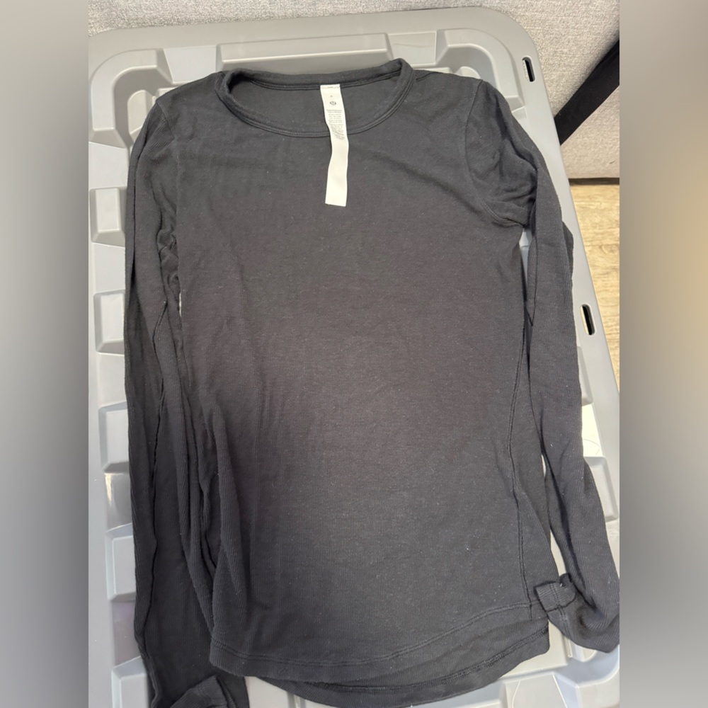 lululemon athletica black hold tight Long Sleeve size 6